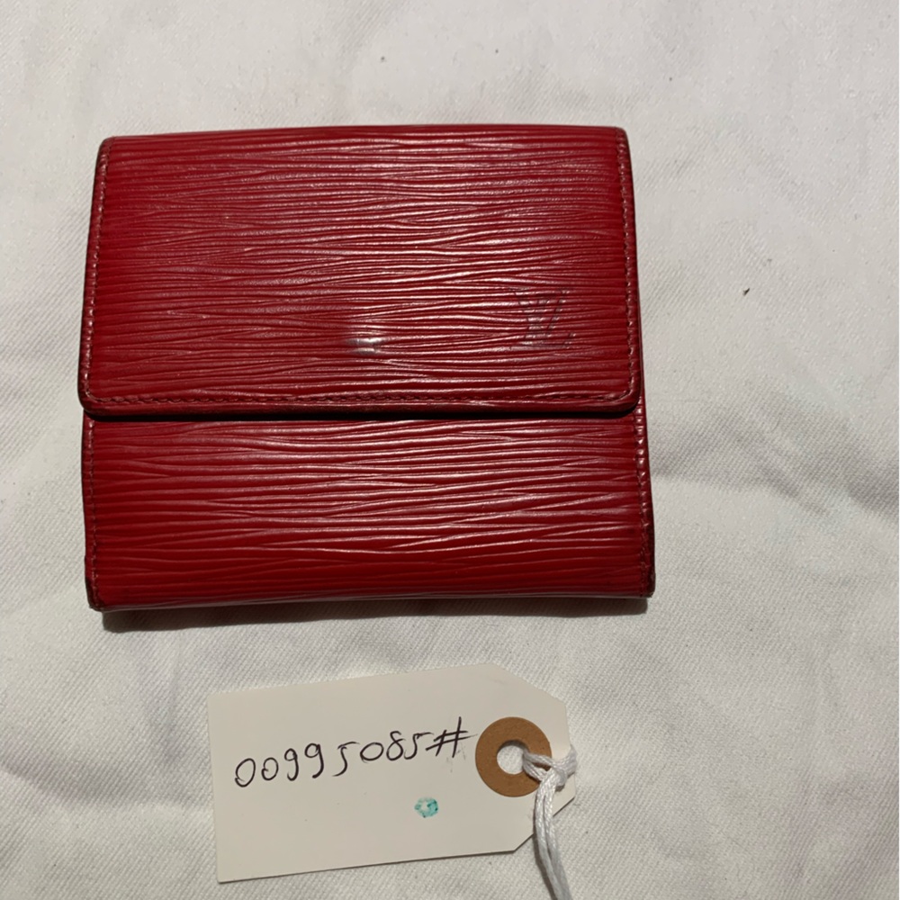 00995085# Louis Vuitton red epi wallet